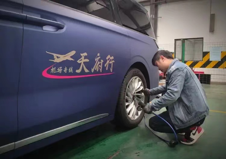 春节我在岗，，，，，守护回家路——致敬坚守岗位的运业人